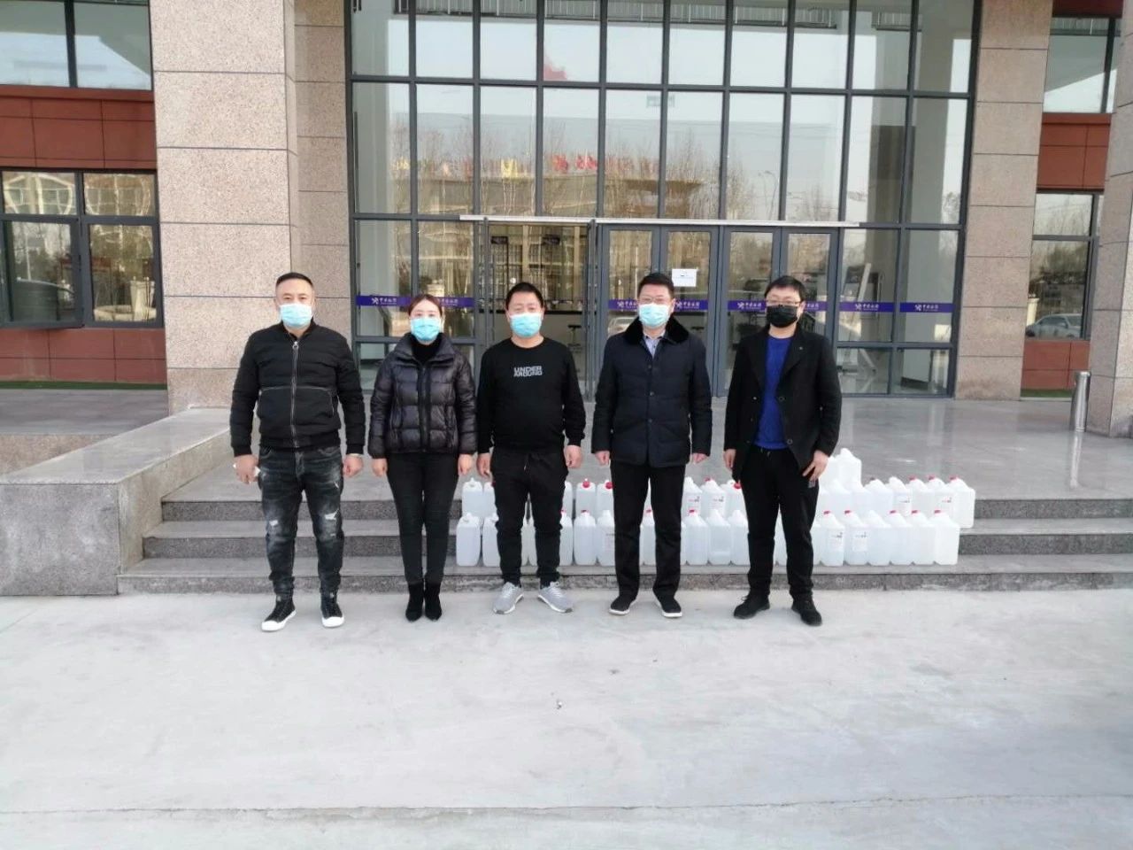 慈铭体检在行动，无偿捐赠酒精至民权县商务局